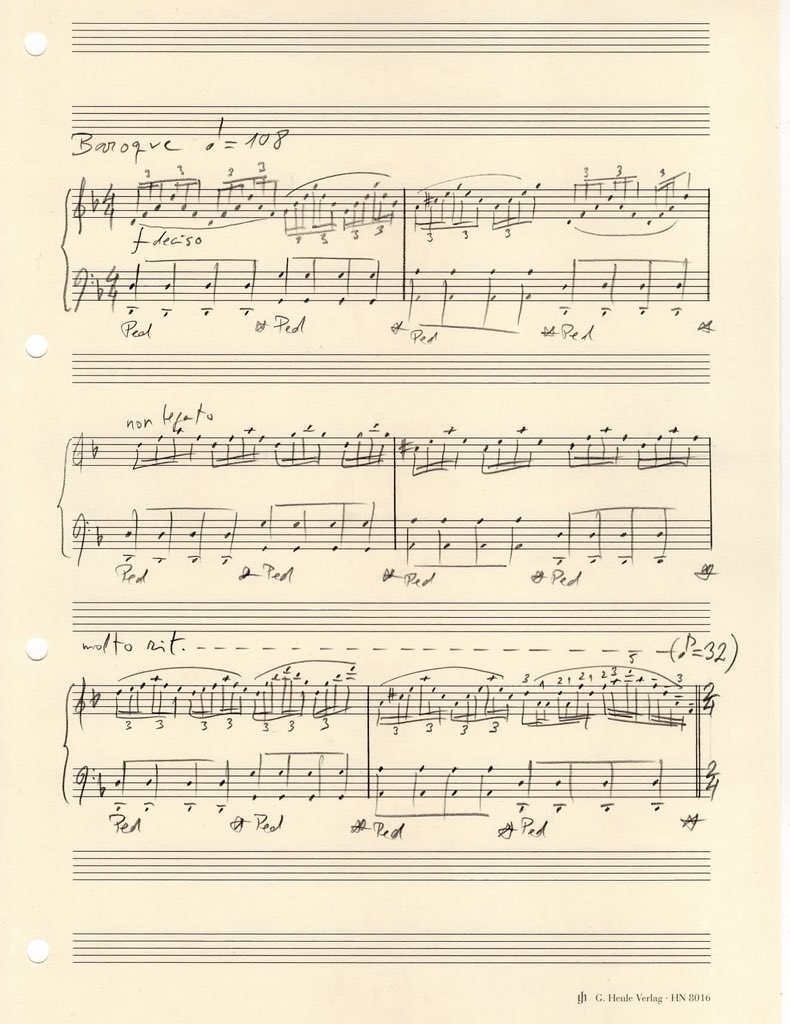 Rosalia solamente subió unas partituras a una app llamada “Substack” de lo que podría ser el primer avance de su disco.

El público, musicalmente talentoso, ha decidido interpretarlo con diferentes instrumentos musicales y este es el resultado

Abro hilo🧵