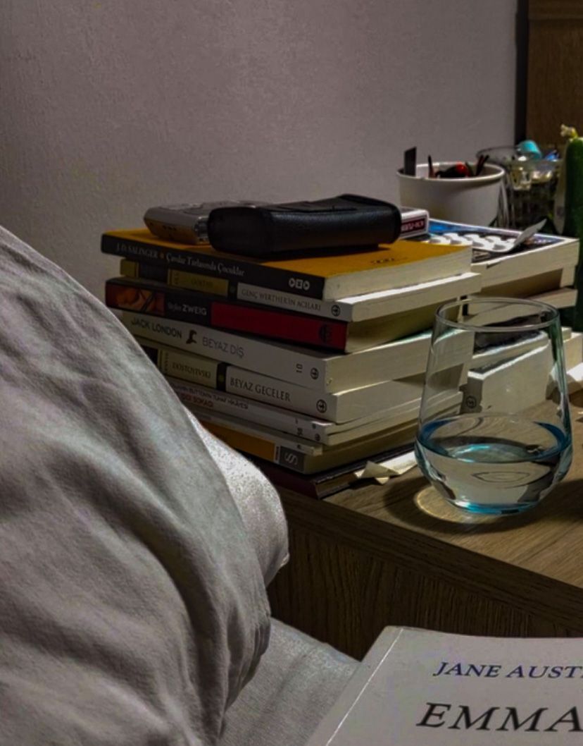 BookTasters's tweet image. I’ve read four entire books trying to avoid texting one person back.