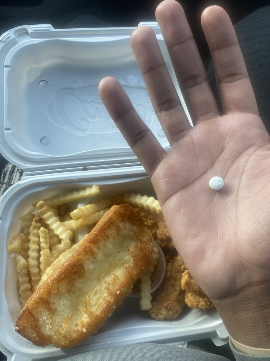 im2alias__'s tweet image. Im smokn crash to make da time past dis shit wont never last😶‍🌫️