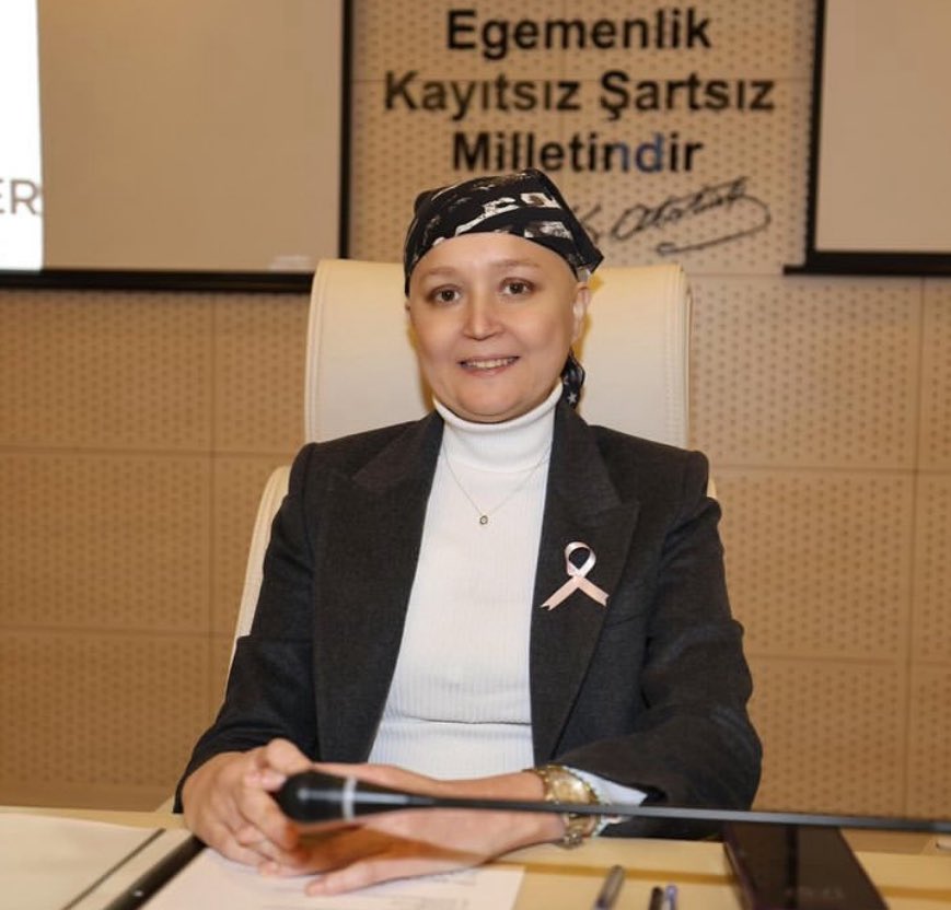 izmirmeselesii's tweet photo. Mücadele Kadını Gülşah Durbay, mahkemece kazanan taraf oldu! 

Özgür Özel ve Şehzadeler Belediye Başkanı Gülşah Durbay’a iftira atan iki kişi 1 yıl 9 ay 25 gün hapis cezası ile cezalandırıldı. https://t.co/YpWYWS6goF