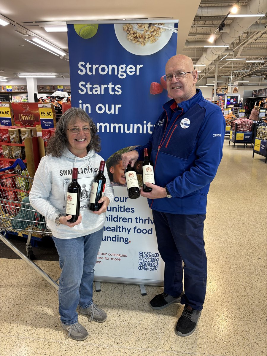 🎅🏼🌲🧑‍🎄🎄🤶

I know its a little while away but we are busy preparing for our DSA Christmas Raffle.

Thanks to Trevor at Tesco for donating bottles of mulled wine earlier xx