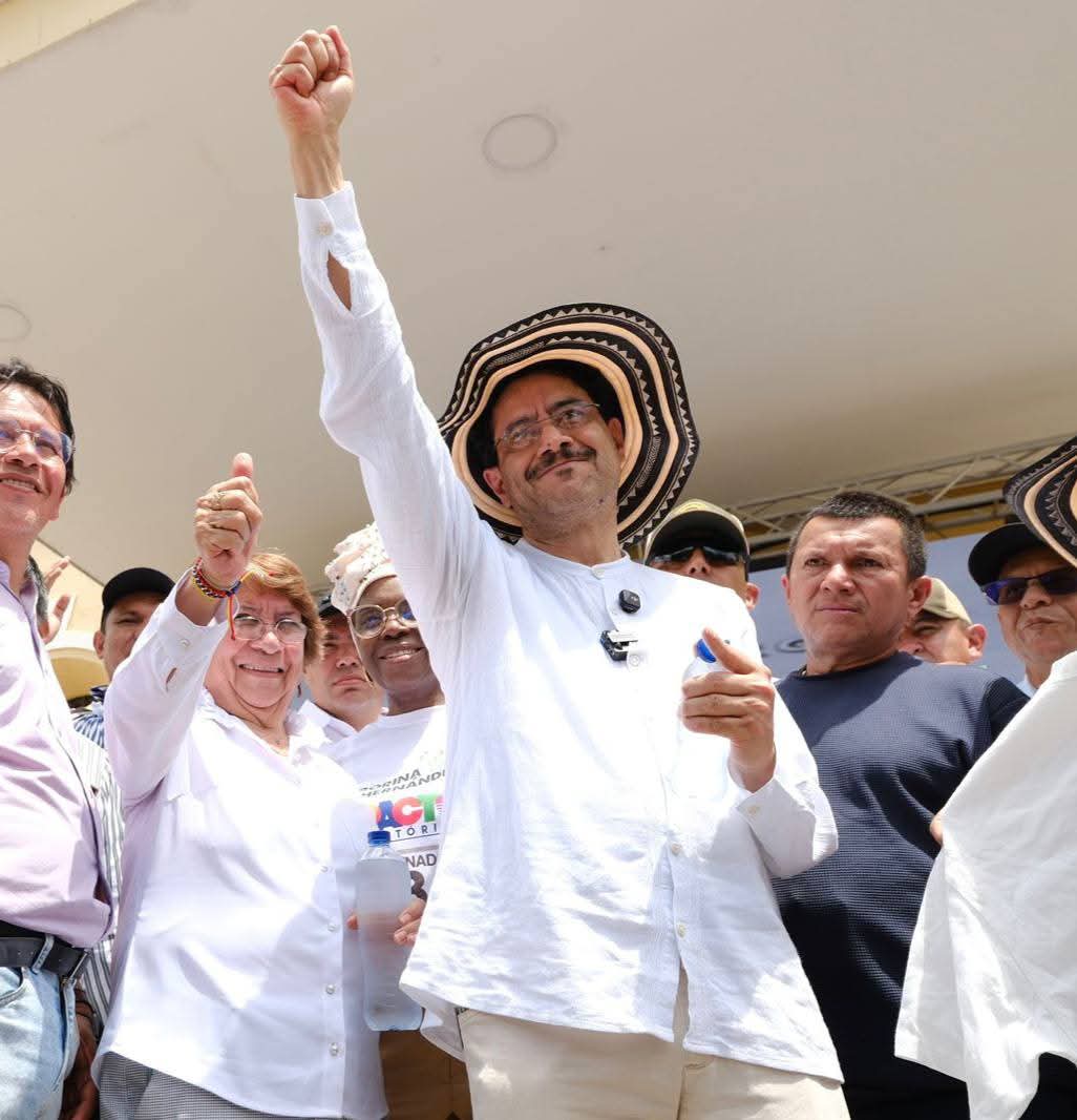 Acompaño a Iván Cepeda porque compartimos una vida de luchas y coherencia.
He estado siempre del lado de la justicia, la paz y la dignidad del pueblo.

🗳️ Senado 1️⃣4️⃣2️⃣
🗳️ Consulta del Pacto – Iván Cepeda Presidente
#YoEstoyConIván 💚 
#IvánCepedaPresidente