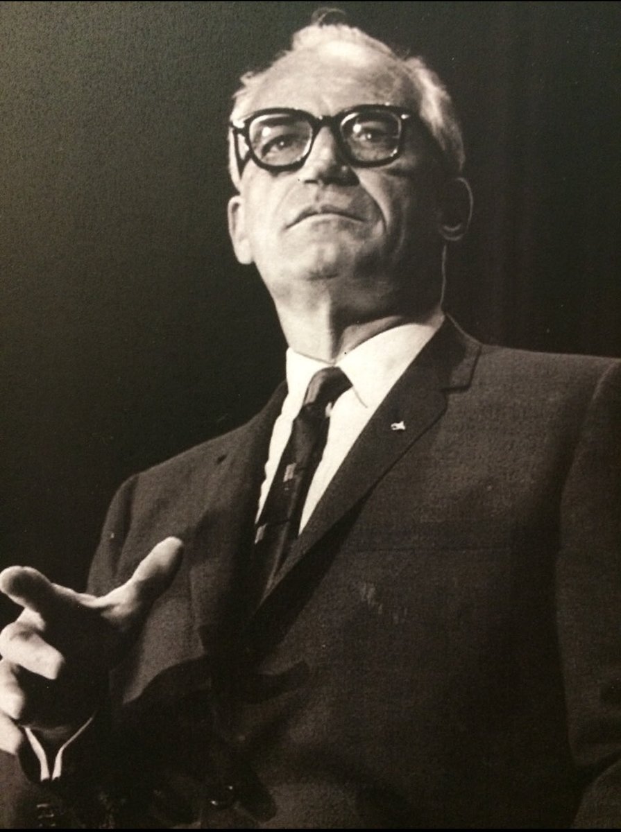 “Step back in time with this iconic moment! 📸 A legendary figure captured mid-speech, exuding wisdom and charisma. You should know him if your conservative 👇 #HistoryUnveiled #Throwback #MysteryFigure”