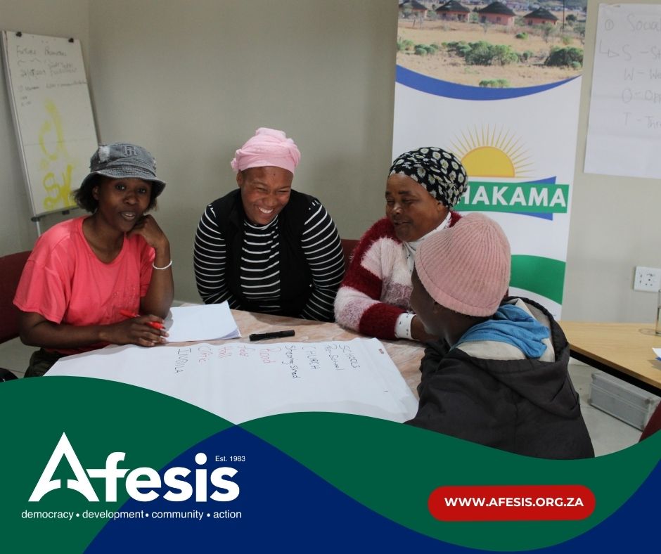 🌾 #RuralWomenRising
Rural women remain excluded.
𝐒𝐨𝐩𝐡𝐚𝐤𝐚𝐦𝐚 𝐏𝐫𝐨𝐣𝐞𝐜𝐭: Afesis works with over 1 500 rural women across 5 district municipalities — empowering them to lead in governance &amp; climate action.
#InternationalDayOfRuralWomen #Afesis #EconomicInclusionSA