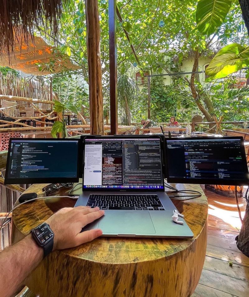zulkarnaimx's tweet photo. AI agents are the future—why the holdup?

Most settle for ChatGPT, but there's so much more!

10 hidden AI tools that pack a 10x more powerful: https://t.co/cxVEXFz47a