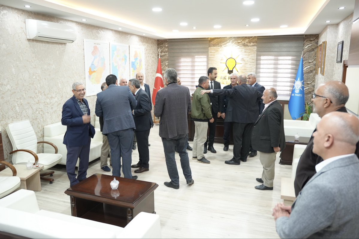 AK Parti Van (@ak_partivan) on Twitter photo İl Başkanımız Abdulahat Arvas, il binamızda hemşehrilerimizle bir araya gelerek sorunlarını ve taleplerini dinledi.
Her bir vatandaşımızın sesi bizim için çok kıymetli.
Çözüm için hep birlikte, gönül gönüle çalışmaya devam ediyoruz.
@akparti
<a href="/abuyukgumus/">Ahmet Büyükgümüş</a>
<a href="/MustafaAlkayis/">Av. Mustafa Alkayış</a> İl Başkanımız Abdulahat Arvas, il binamızda hemşehrilerimizle bir araya gelerek sorunlarını ve taleplerini dinledi.
Her bir vatandaşımızın sesi bizim için çok kıymetli.
Çözüm için hep birlikte, gönül gönüle çalışmaya devam ediyoruz.
@akparti
<a href="/abuyukgumus/">Ahmet Büyükgümüş</a>
<a href="/MustafaAlkayis/">Av. Mustafa Alkayış</a>