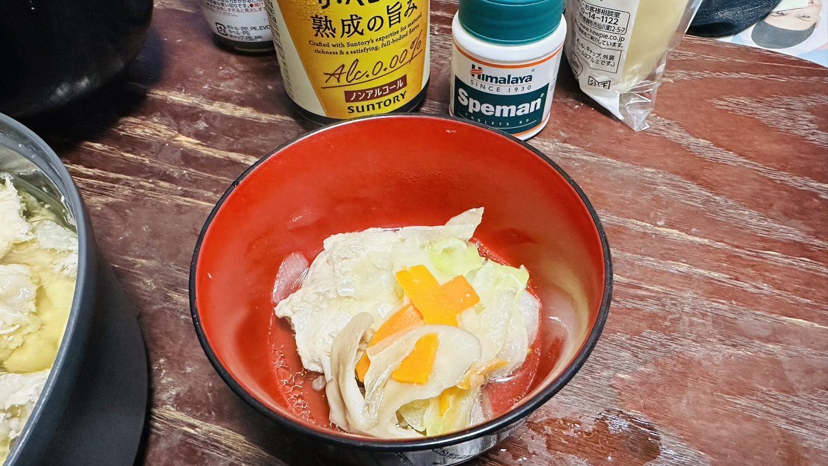 temp_c's tweet image. 今夜もお鍋です。
見た目が微妙だったので取り皿で…
