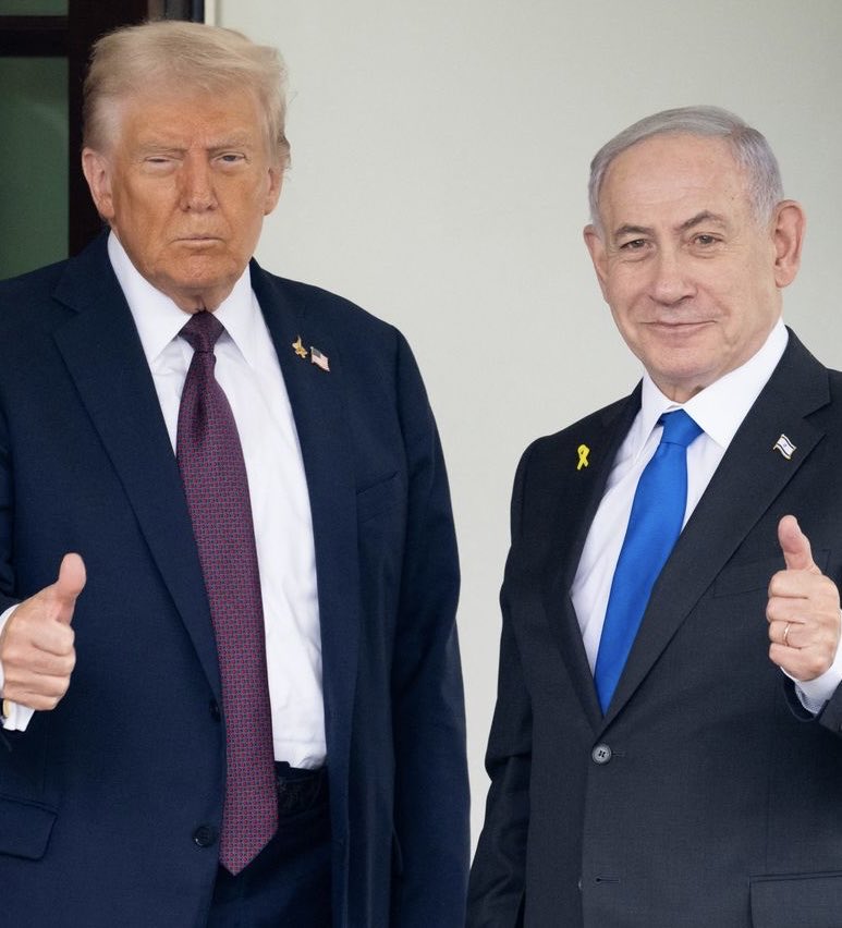ImpactMediaFR's tweet image. 🚨🇮🇱🇵🇸 ALERTE INFO !

ISRAËL VIOLE À NOUVEAU LE CESSEZ-LE-FEU À GAZA 

Malgré le sommet en Égypte, où Donald Trump se vantait d’avoir &quot;ramené la paix au Moyen-Orient&quot;, au moins 9 CIVILS Palestiniens ont été TUÉS à Gaza ces dernières 24 heures.

👉 Aujourd’hui : deux Palestiniens…