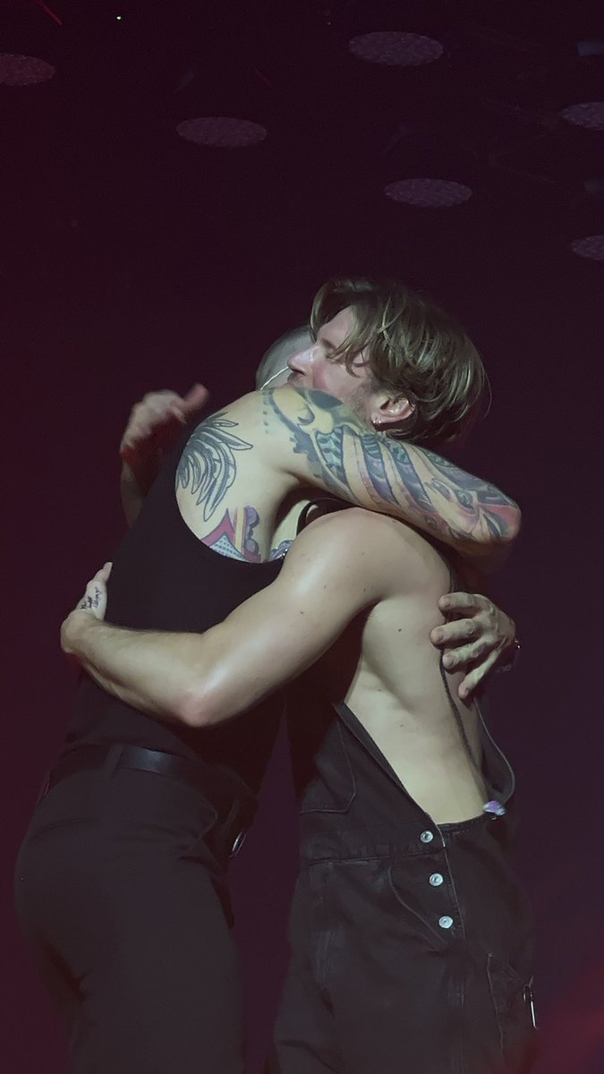 dwydkatie's tweet image. i heart bassists