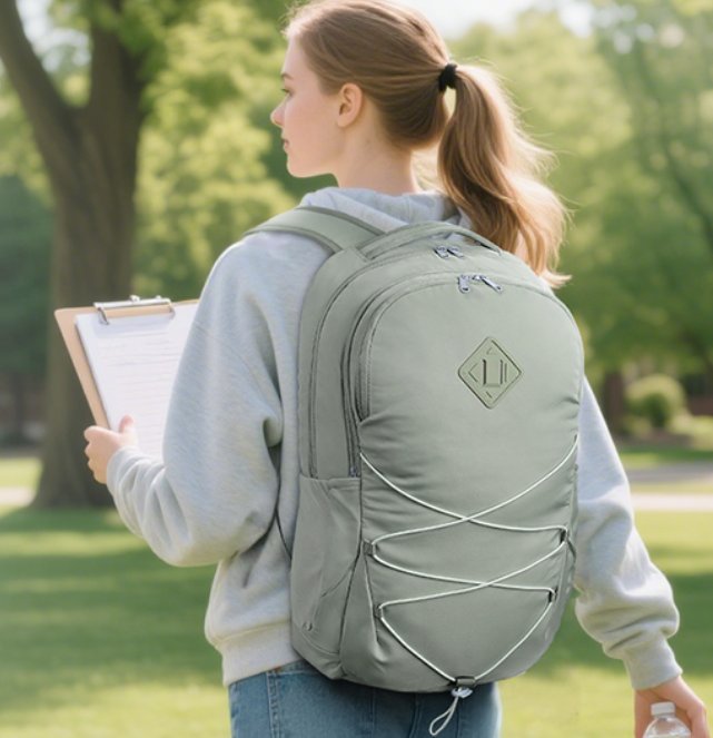 AnneTaylor202's tweet photo. 🤩Your backpack can hold a wealth of knowledge and your grandest dreams. Carry books to learn, pack your bags to explore! #Learning #Backpack https://t.co/N7ymVO6tYS