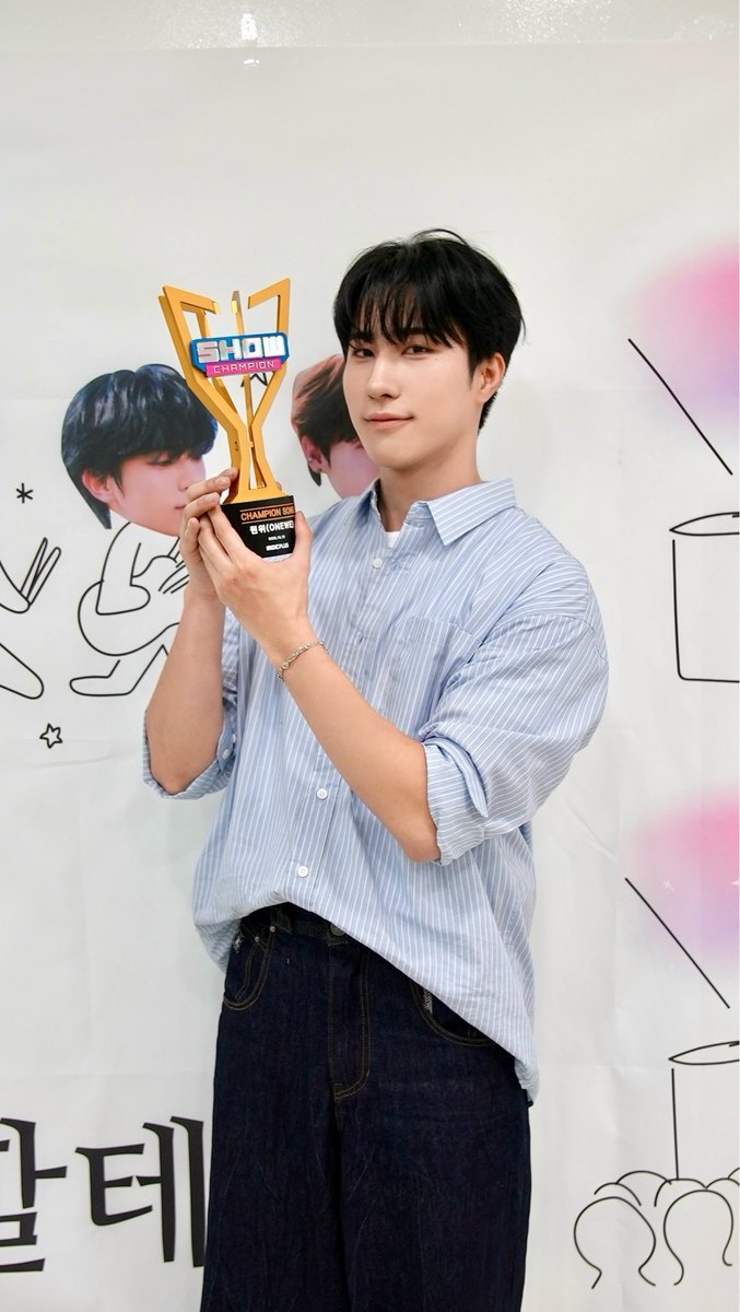 HarinBrasil's tweet photo. 15.10.2025 || 💌🥁

#하린 #원위 #HARIN #ONEWE #ONEWE1STWIN https://t.co/uQLmadLWO8