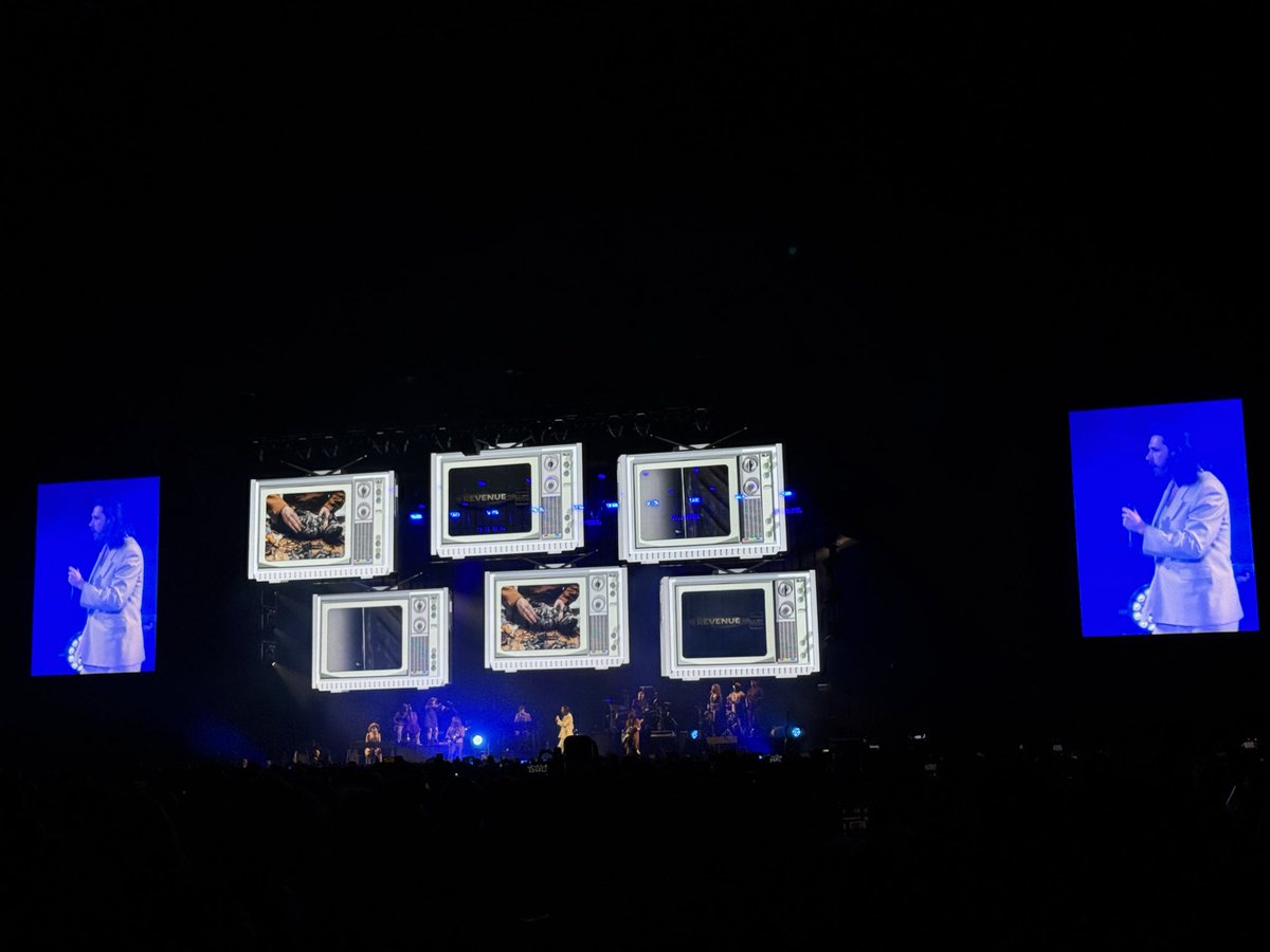 MitsueTG's tweet photo. Ver a @Hozier ayer inesperadamente 🥹✨ wow https://t.co/vav9qPMJjY