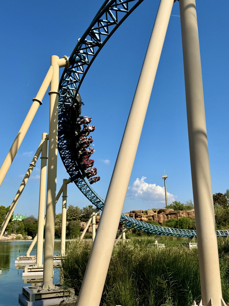 Anyone for a ride on Furius Baco?  🙌 This Intamin Wing Coaster opened in 2007 and still has one of the best launches out there! The 83.9 mph launch is on a slight incline, making it feel even more intense 🤩