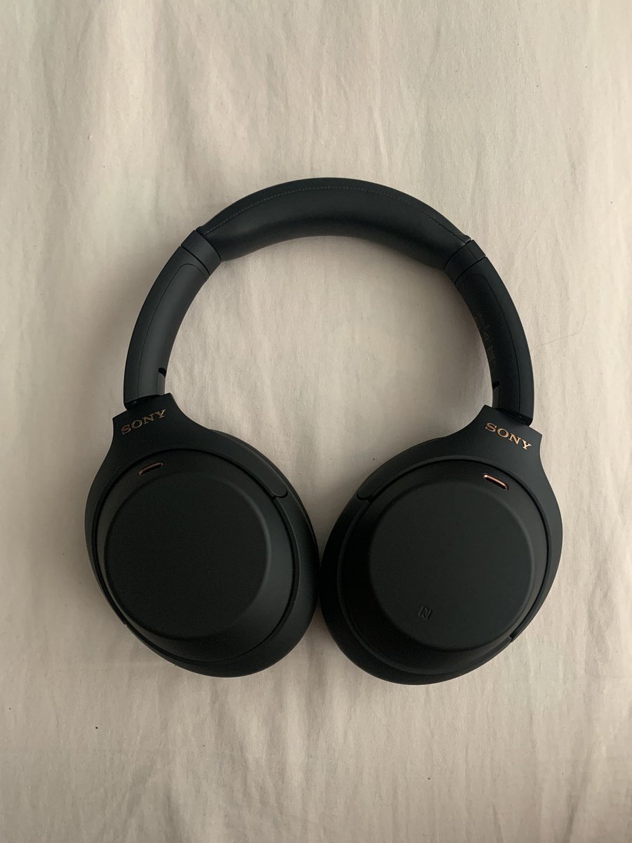 one time i saw jenna ortega using sony wh-1000xm4 headphones, so i bought sony wh-1000xm4 headphones 😋