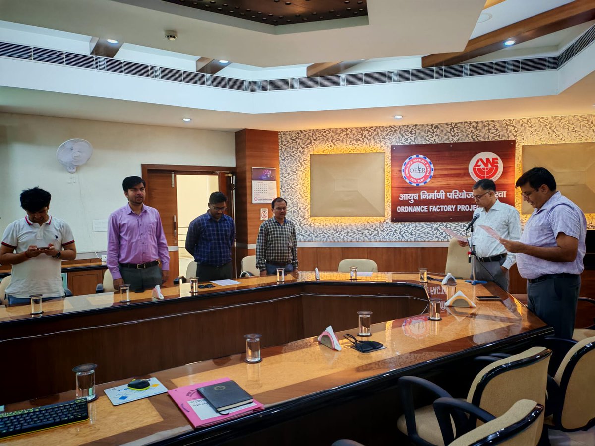 Hon'ble Chief General Manager, Ordnance Factory Project ,Korwa Shri Hitendra Singh Sir administering pledge to officers of the project on the eve of inception of " Swachhata hi Sewa 5.0".