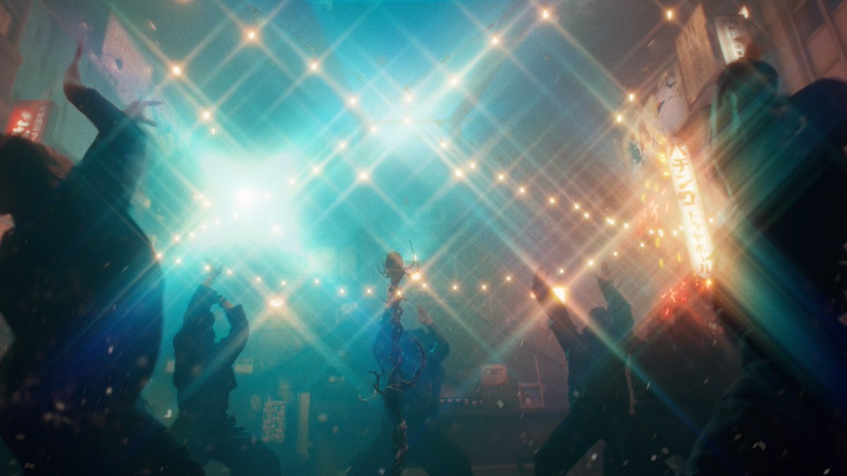 taiga3733's tweet photo. THE JET BOY BANGERZ / Let's Dance -Music Video - @tjbb_ 
https://t.co/qNBTTw8aF6

監督しました！
「カオス」と、カオスから生まれる「新たなモノ」をテーマにしています。是非。🌏🥚💥 https://t.co/q8ckyCpkRV