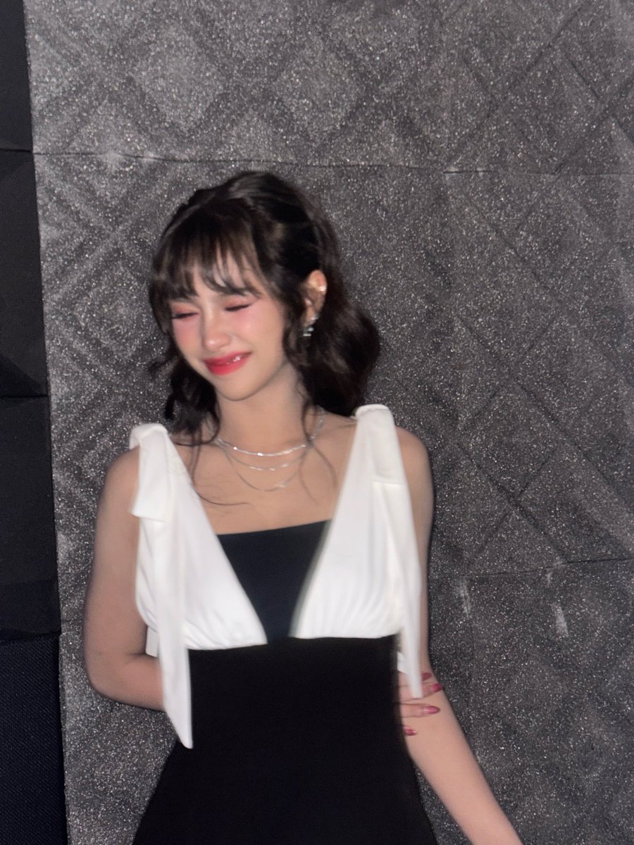schnex's tweet photo. รูปจาก 8 มาฝากกก🖤🤍 #hellolockerep8 #schneé #XEBISEntertainment https://t.co/mNfUu4EG1I
