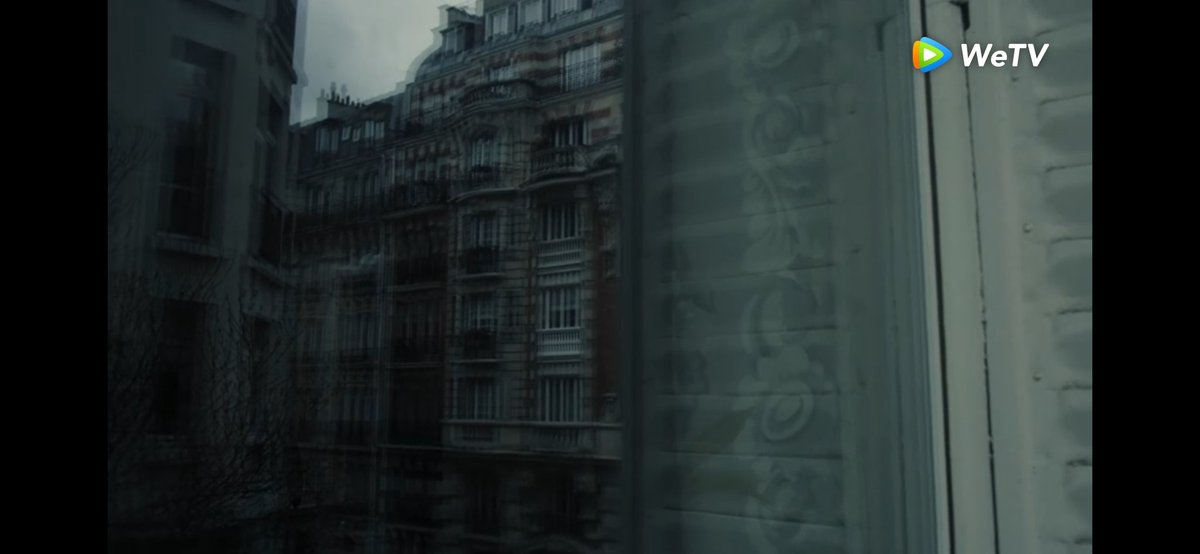 BIGFUT555's tweet photo. Hauntingly beautiful camera work!
Reflection of Paris, then reflection of Claire and then the reflection of Trin 🤌🤌🤌.
#ShineTheSeries #Rewatch #TrinTime @Nnattawin1 #ApoNattawin #ShineEP1 https://t.co/1TysYyVvSy