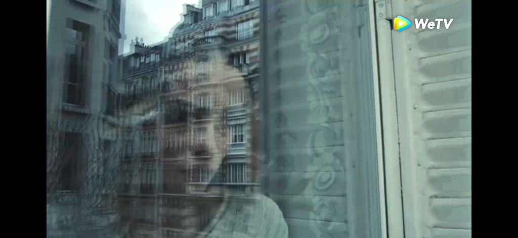 BIGFUT555's tweet photo. Hauntingly beautiful camera work!
Reflection of Paris, then reflection of Claire and then the reflection of Trin 🤌🤌🤌.
#ShineTheSeries #Rewatch #TrinTime @Nnattawin1 #ApoNattawin #ShineEP1 https://t.co/1TysYyVvSy