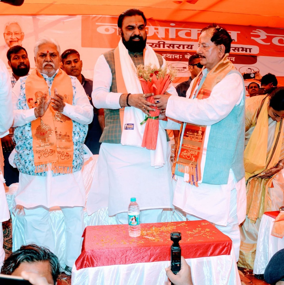 Vijay Kumar Sinha (@vijaykrsinhabih) on Twitter photo рд▓рдЦреАрд╕рд░рд╛рдп рдХреЗ рдЬрдирддрд╛-рдЬрдирд╛рд░реНрджрди рдХрд╛ рд╣реГрджрдп рд╕реЗ рдЖрднрд╛рд░ ЁЯЩП
рдлрд┐рд░ рд╕реЗ NDA рд╕рд░рдХрд╛рд░редред
рдЖрдк рд╕рднреА рдХреЗ рд╕реНрдиреЗрд╣ рдФрд░ рдЖрд╢реАрд░реНрд╡рд╛рдж рд╕реЗ рдЖрдЬ рд▓рдЧрд╛рддрд╛рд░ рдкрд╛рдВрдЪрд╡реАрдВ рдмрд╛рд░ рд▓рдЦреАрд╕рд░рд╛рдп рд╕реЗ рдирд╛рдорд╛рдВрдХрди рдХрд░ рднрд╛рд╡рд╡рд┐рднреЛрд░ рд╣реВрдБред рдкрд┐рдЫрд▓реЗ рджреЛ рджрд╢рдХреЛрдВ рд╕реЗ рдЖрдкрдиреЗ рдЬреЛ рдЕрдЯреВрдЯ рд╡рд┐рд╢реНрд╡рд╛рд╕, рд╕реНрдиреЗрд╣ рдФрд░ рд╕рдорд░реНрдерди рджрд┐рдпрд╛ рд╣реИ, рд╡рд╣реА рдореЗрд░реЗ рдЬрдирд╕реЗрд╡рд╛ рдХреЗ рд╕рдВрдХрд▓реНрдк рдХреА рд╕рдмрд╕реЗ рдмрдбрд╝реА рддрд╛рдХрдд рд╣реИред рдЖрдкрдХреЗ рд╕рд╣рдпреЛрдЧ рд╕реЗ рд▓рдЦреАрд╕рд░рд╛рдп рдХреЗ рдЬрдирддрд╛-рдЬрдирд╛рд░реНрджрди рдХрд╛ рд╣реГрджрдп рд╕реЗ рдЖрднрд╛рд░ ЁЯЩП
рдлрд┐рд░ рд╕реЗ NDA рд╕рд░рдХрд╛рд░редред
рдЖрдк рд╕рднреА рдХреЗ рд╕реНрдиреЗрд╣ рдФрд░ рдЖрд╢реАрд░реНрд╡рд╛рдж рд╕реЗ рдЖрдЬ рд▓рдЧрд╛рддрд╛рд░ рдкрд╛рдВрдЪрд╡реАрдВ рдмрд╛рд░ рд▓рдЦреАрд╕рд░рд╛рдп рд╕реЗ рдирд╛рдорд╛рдВрдХрди рдХрд░ рднрд╛рд╡рд╡рд┐рднреЛрд░ рд╣реВрдБред рдкрд┐рдЫрд▓реЗ рджреЛ рджрд╢рдХреЛрдВ рд╕реЗ рдЖрдкрдиреЗ рдЬреЛ рдЕрдЯреВрдЯ рд╡рд┐рд╢реНрд╡рд╛рд╕, рд╕реНрдиреЗрд╣ рдФрд░ рд╕рдорд░реНрдерди рджрд┐рдпрд╛ рд╣реИ, рд╡рд╣реА рдореЗрд░реЗ рдЬрдирд╕реЗрд╡рд╛ рдХреЗ рд╕рдВрдХрд▓реНрдк рдХреА рд╕рдмрд╕реЗ рдмрдбрд╝реА рддрд╛рдХрдд рд╣реИред рдЖрдкрдХреЗ рд╕рд╣рдпреЛрдЧ рд╕реЗ