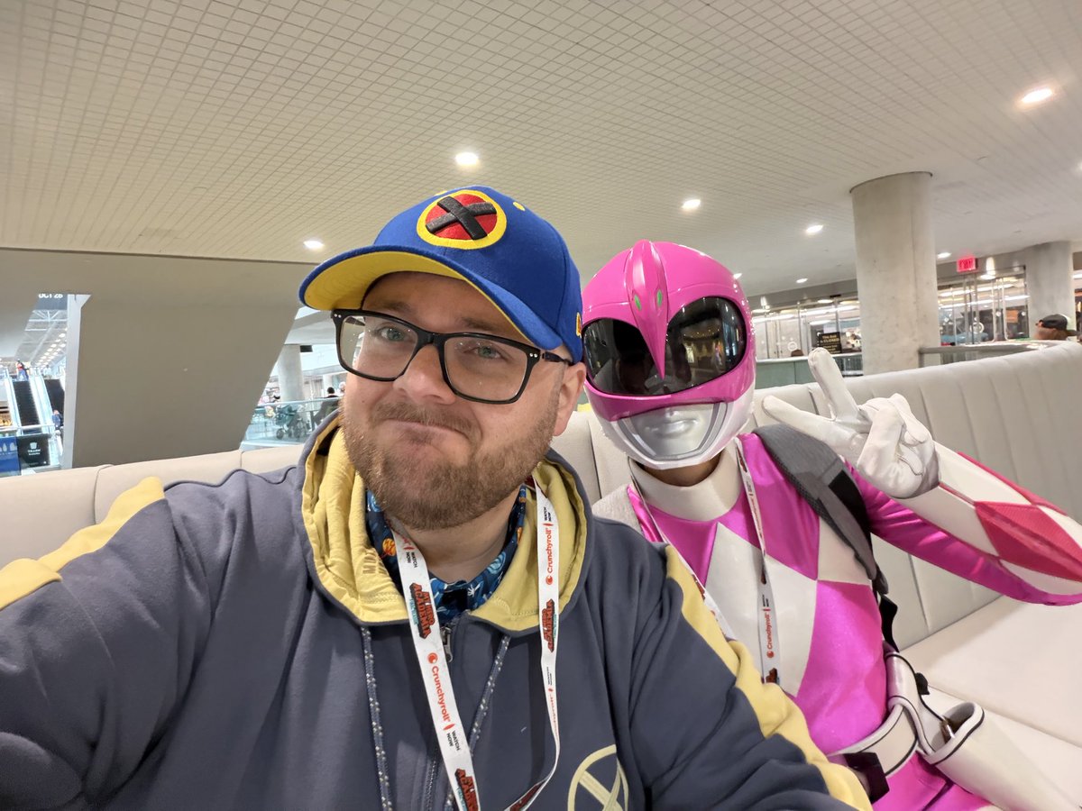 TheMontyVerse's tweet image. Fun Fact: the Pink MMPR suit @EgglordNicki wore at NYCC was actually one of the stunt suits from Once And Always. 
#PowerRangers #NYCC