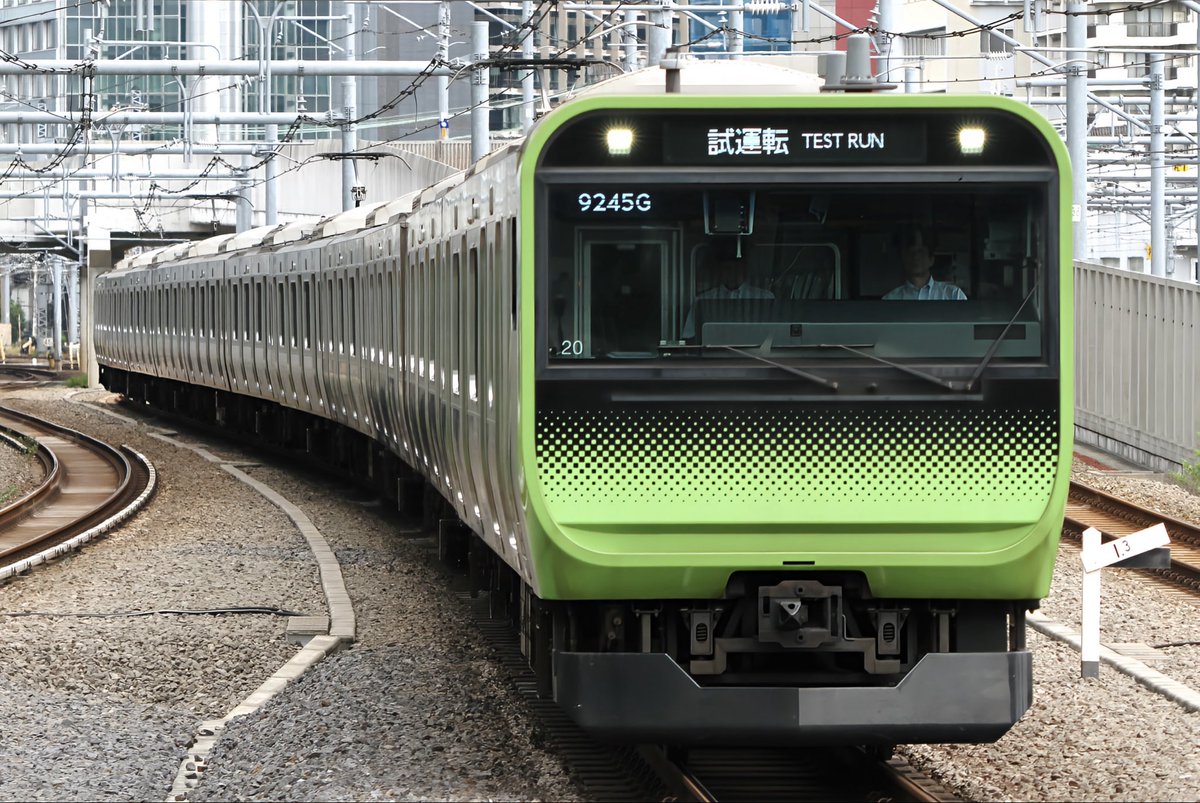 山手線試運転撮った後新子安で2時間待機して新津配給を撮ったのち40分後の新幹線にギリギリ間に合わせた