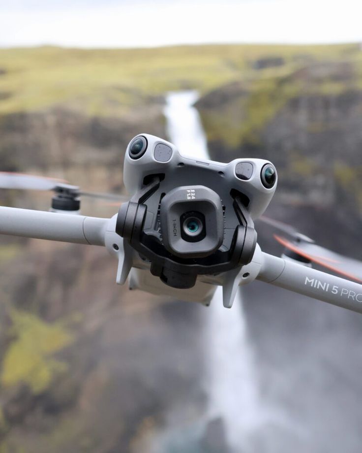 NestNiche's tweet image. Birds had the sky for too long. Take it back.
tinyurl.com/4easfn8h
#FunnyDrone #DroneHumor #BestDeal #FlyHigh