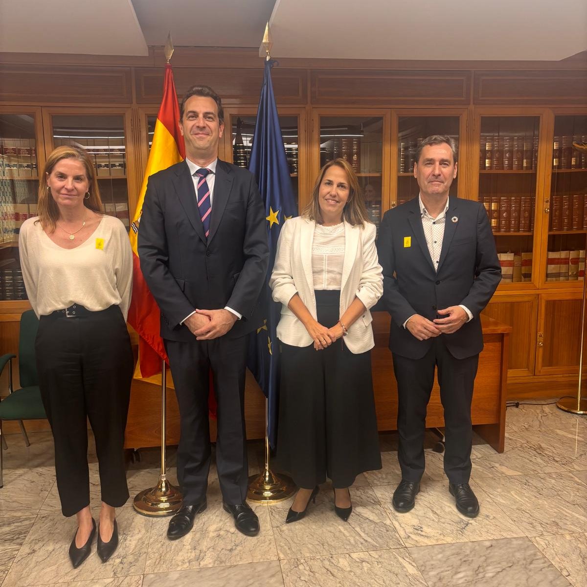 FIAP (@fiap_esp) on Twitter photo Nuestro director, <a href="/ftierraseca/">Francho TIERRASECA</a>, se ha reunido con la directora de <a href="/ITSS_INSPECCION/">ITSS - Inspeccion de Trabajo y Seguridad Social</a>, <a href="/empleogob/">Ministerio Trabajo y Economía Social</a>, Cristina Fernández 🤝
Trabajamos de la mano para impulsar el #EmpleoDecente y la #Formalización en todo el mundo 🌍.
Con proyectos en países como 🇬🇪 Georgia, 🇲🇽 México y 🇧🇴 Bolivia. Nuestro director, <a href="/ftierraseca/">Francho TIERRASECA</a>, se ha reunido con la directora de <a href="/ITSS_INSPECCION/">ITSS - Inspeccion de Trabajo y Seguridad Social</a>, <a href="/empleogob/">Ministerio Trabajo y Economía Social</a>, Cristina Fernández 🤝
Trabajamos de la mano para impulsar el #EmpleoDecente y la #Formalización en todo el mundo 🌍.
Con proyectos en países como 🇬🇪 Georgia, 🇲🇽 México y 🇧🇴 Bolivia.
