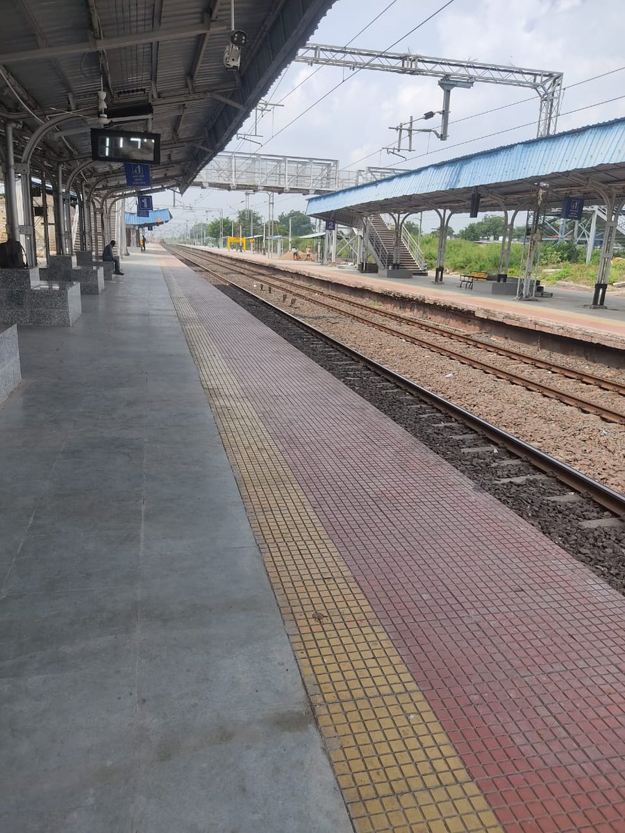 BhusavalDivn's tweet image. Clean &amp;amp; Green Jalamb Station! 🌿
As part of Swachhata Pakhwada 2025, cleanliness activities were carried out ensuring neat platforms and surroundings.
Let’s continue our collective effort towards a cleaner railway environment. 🚆💚
#SwachhataPakhwada2025 #SpecialCampaign3