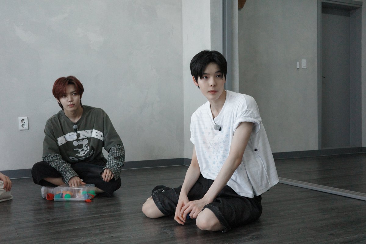 SMTOWN Friends tweet media