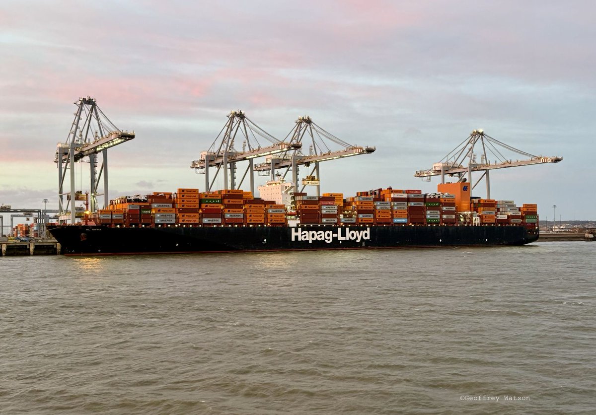GeoffreyWatson2's tweet image. London Gateway 4th October 2025.

Monaco Maersk, Al Riffa, MSC Denmark VI &amp;amp; MSC Siena.
#dpworld #londongateway #containers #maersk #msc #hapaglloyd #portoflondon #marinephotographer #thames #shipping #maritime #logistics.