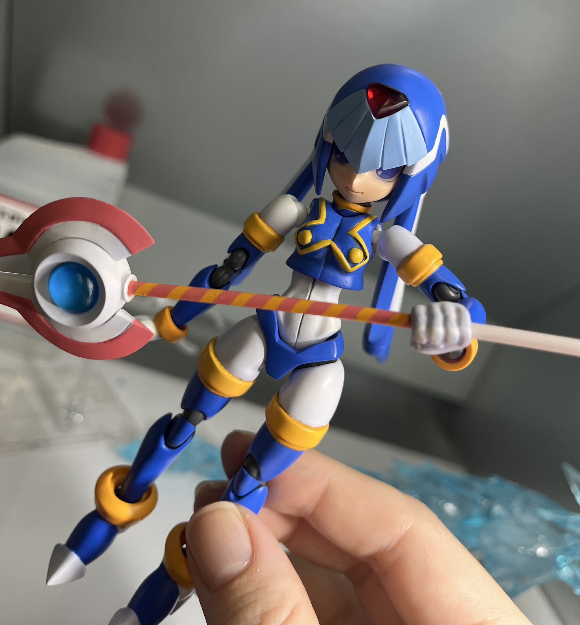 未来的デザイン トイガン ヨタくん ピカジュウ 未来的デザイン