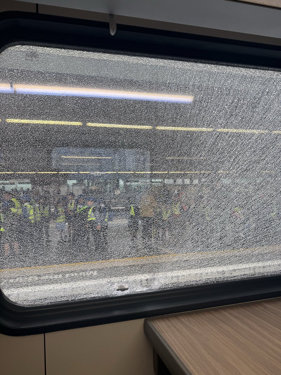 misterjchen's tweet photo. @greateranglia hi, I was sat next to one of the windows of train carriage 346106 which suddenly shattered just before arriving at Stratford (1200 service from Norwich) https://t.co/RtPq0BB9S4