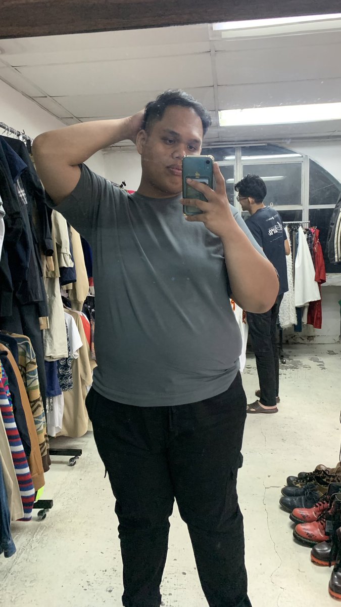 akmalnza04's tweet photo. Thrifting https://t.co/WRwCSOs9l2