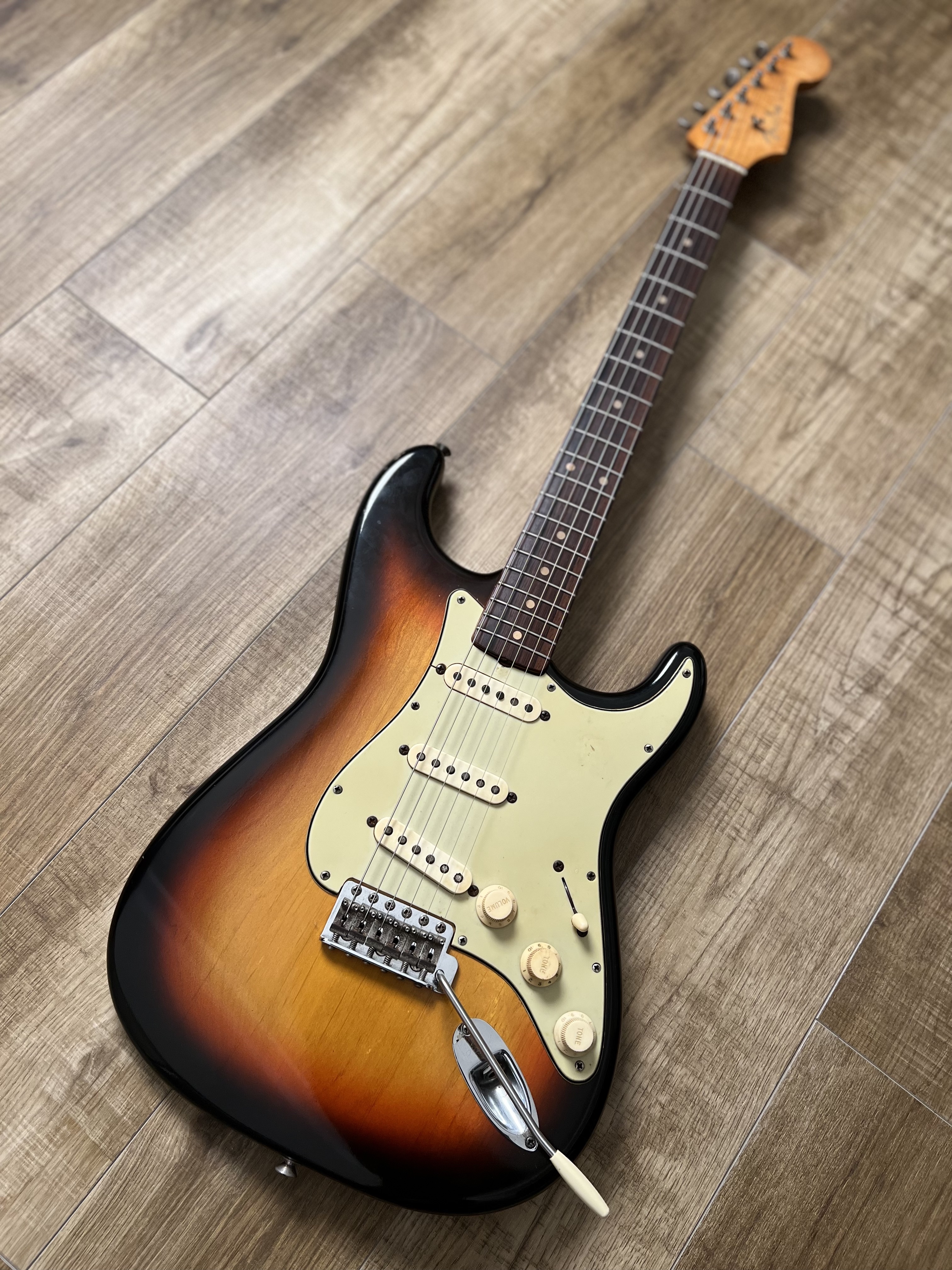 カ*ン様 ストラトキャスター・訳あり品（ご入札前に必ず全文をお読みください） 5cce61046ebec4054b1fdea1.jpg