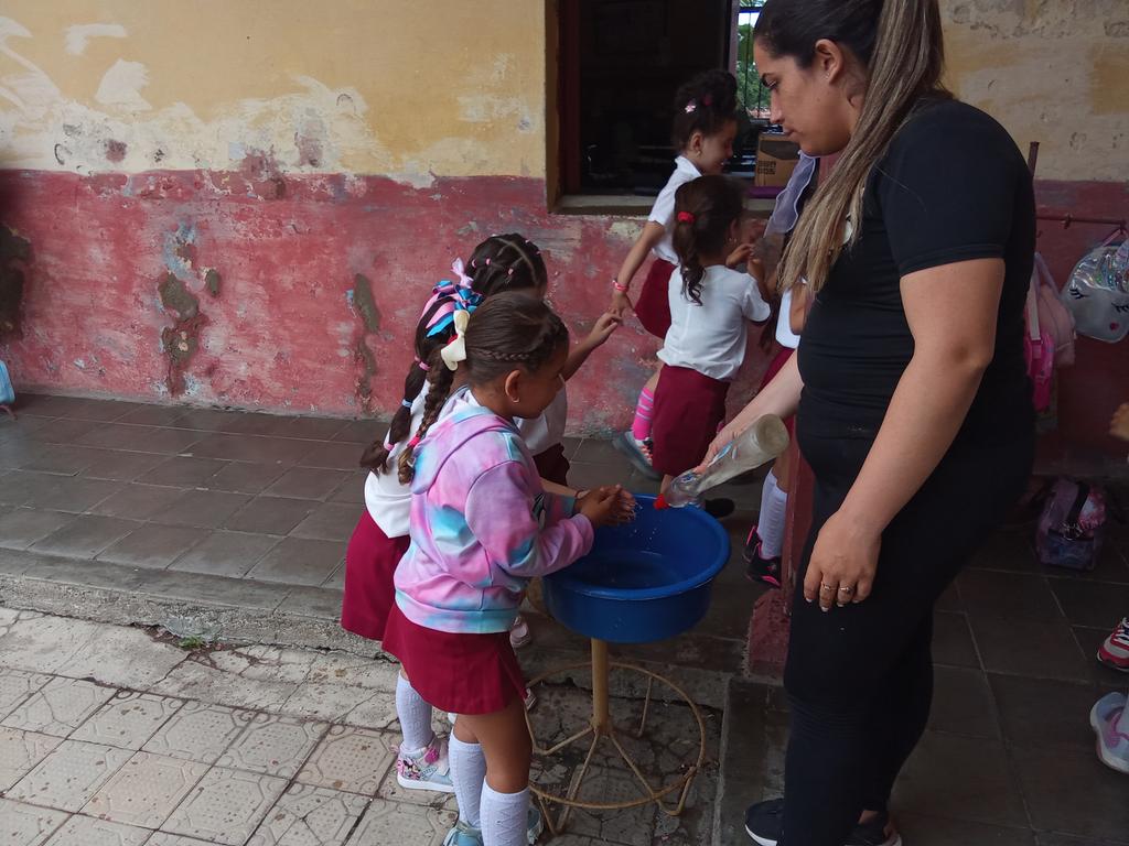 Día mundial del lavado de manos  #VillaClara #CubaMined  #DPEVillaClara #Cuba  #Ranchuelo <a href="/btan0987/">Naima Ariatne Trujillo</a> <a href="/yamilet50088609/">Yamilet Herrera</a> <a href="/dpevillaclara/">DGEP Villa Clara</a> <a href="/curbelo_asley/">Dr. C. Hernadith Asley Curbelo Castillo</a> #EducaVillaClara <a href="/CubaMined/">MINED</a> <a href="/FarinaEstevez/">Yoandry Fariña Estévez</a> <a href="/DmeRanchuelo/">DME. Educación Municipal Ranchuelo</a> <a href="/AlemanYandry/">Yandry Alemán Viera</a> @SerranoSaery