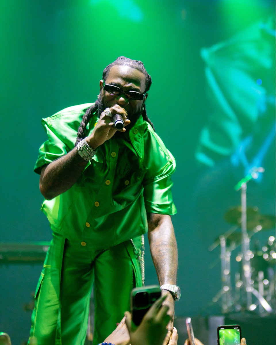 Boyydam's tweet photo. @burnaboy at flytimefestival 2024
.
.✍️📸 @Boyydam 

#Trending #Burnaboy #explorerpage #fypage https://t.co/TKxClflfGm