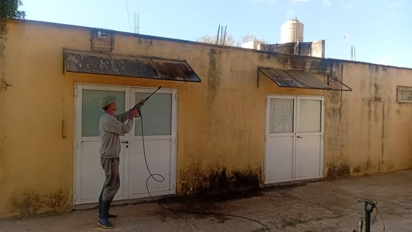 SITRAMColon's tweet photo. 💪��� Comenzamos con las tareas de mantenimiento y limpieza 🧽 para el posterior pintado de nuestra sede ubicada en calle Urquiza 🏢✨ https://t.co/6ewks5HkXu