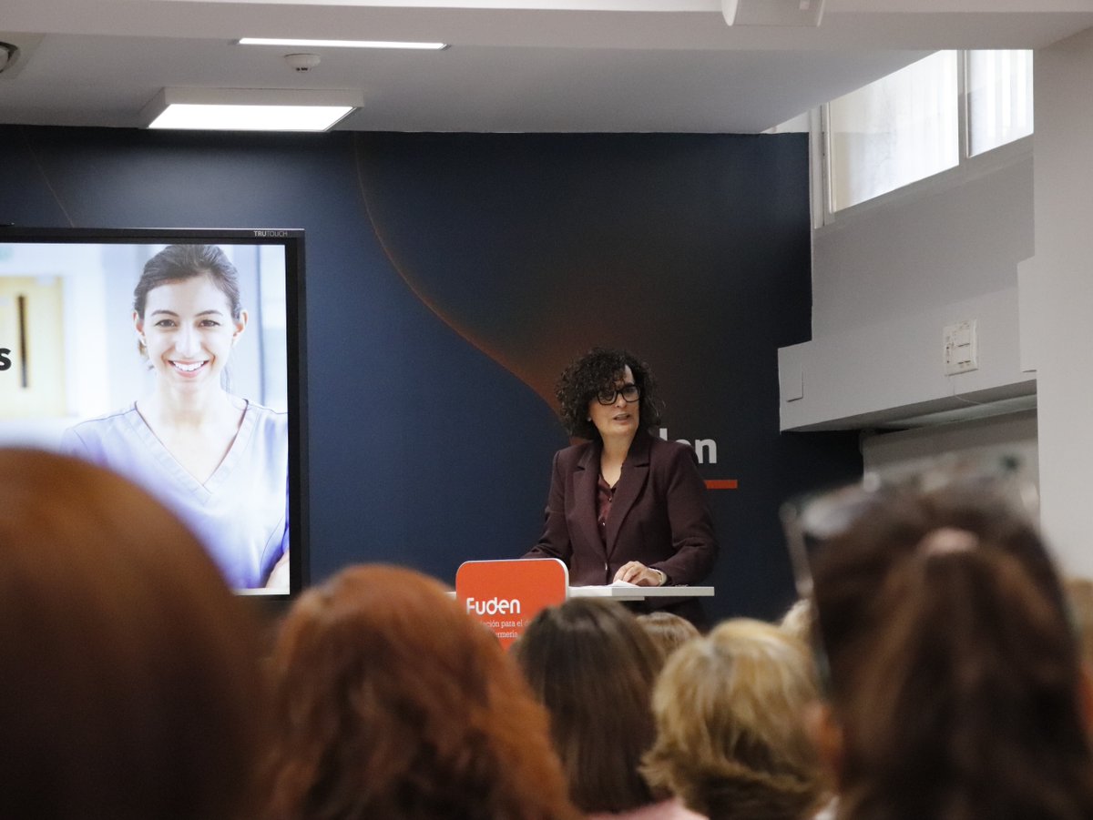 "Para defender la práctica avanzada, necesitamos resultados. Trabajemos para demostrar con datos lo que somos capaces de hacer", clausura el IV Encuentro de Enfermera de Práctica Avanzada la Gerente de Cuidados de la <a href="/ComunidadMadrid/">Comunidad de Madrid</a>, Dª. Elena Fernández Cano.

#EPA #FudenLidera