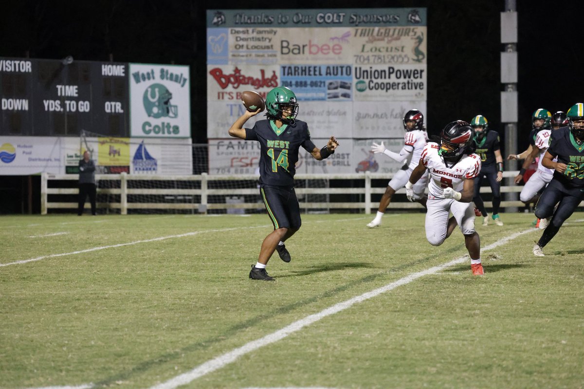 Offense or defense and no matter the position I'm put in to play, I always give it my all and see results. I always try to be the best team mate and player I can be. <a href="/CCUCoachDrew/">Drew Hollingshead</a> <a href="/LibertyFootball/">Liberty Football</a> <a href="/LRBearsFootball/">Lenoir-Rhyne Football</a> <a href="/WingateFb/">Wingate Bulldogs Football</a> <a href="/CoachGGreenNCSA/">CoachGGreenNCSA</a> <a href="/CoachJRiley_/">Jayden Riley</a> <a href="/CoachParkerCCU/">Bryan Parker</a>