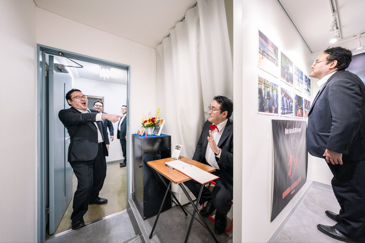 久しぶりに参加させていただきます！

前回のクロス展では“展示を展示する”というテーマで、モグロさんの個展開催の様子を展示させていただきました🥹

今回のクロス展ではなにが出てくるのかw