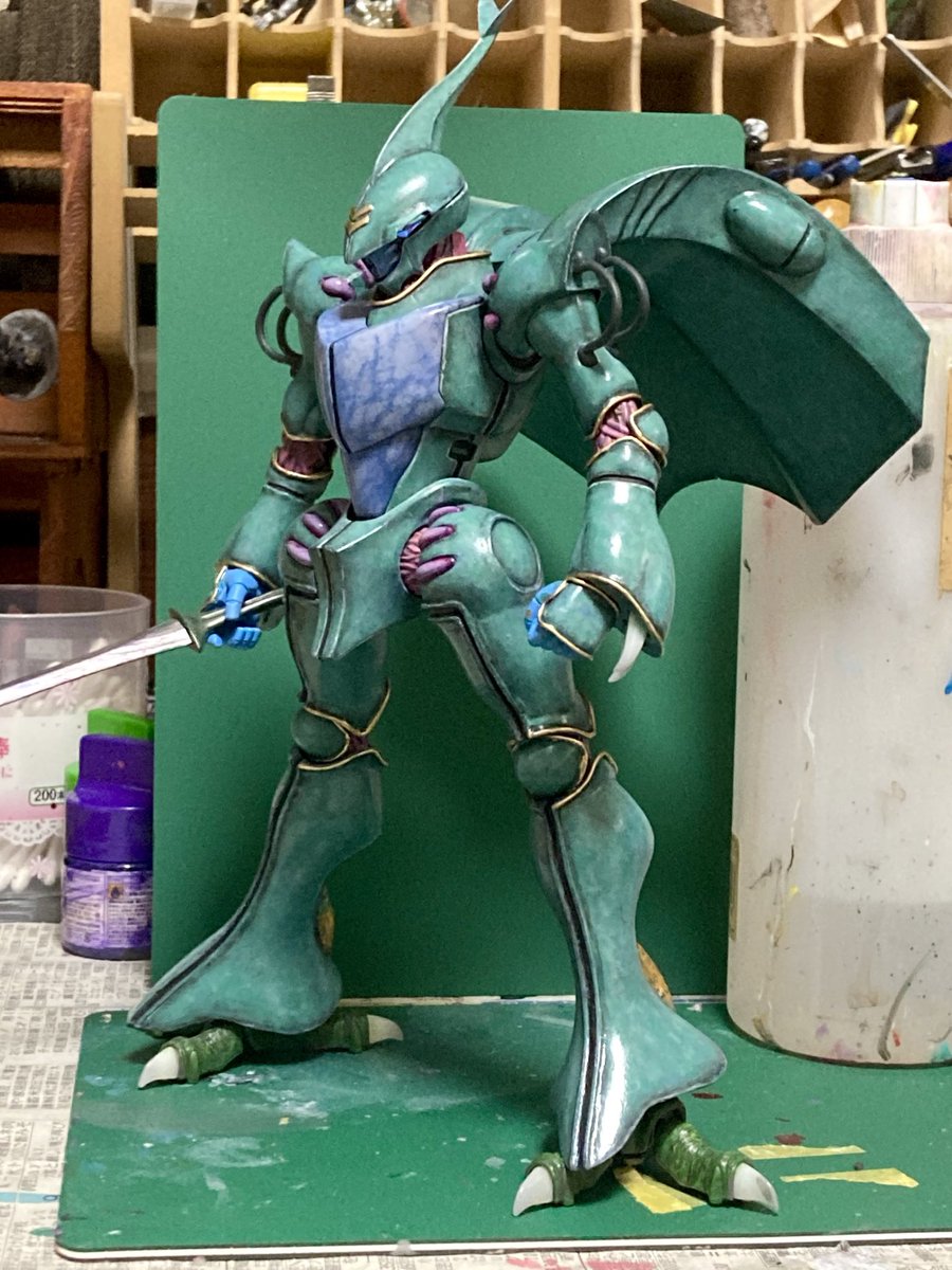 MGダンバインには2Lのロボマニを使ったんだけど、てろさんのキーンkissダンバインは3Lだったそう

一応同スケールのＲ３ビルバインにはどれが適当なサイズなのか…
3L.4L.5Lを注文したから選びたい放題！