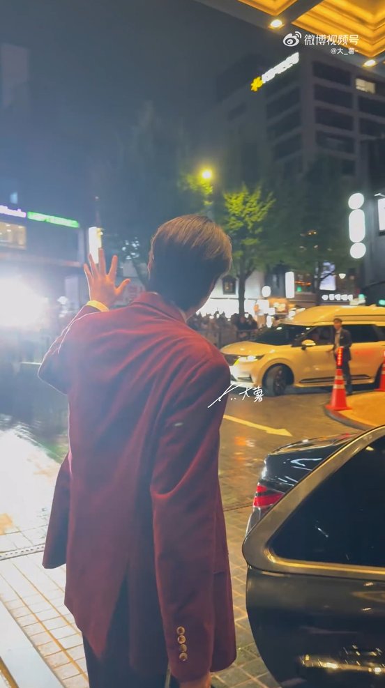 大_薯'(WEIBO)
➡weibo.com/tv/show/1034:5…
#イミンホ #leeminho #이민호 #李敏镐