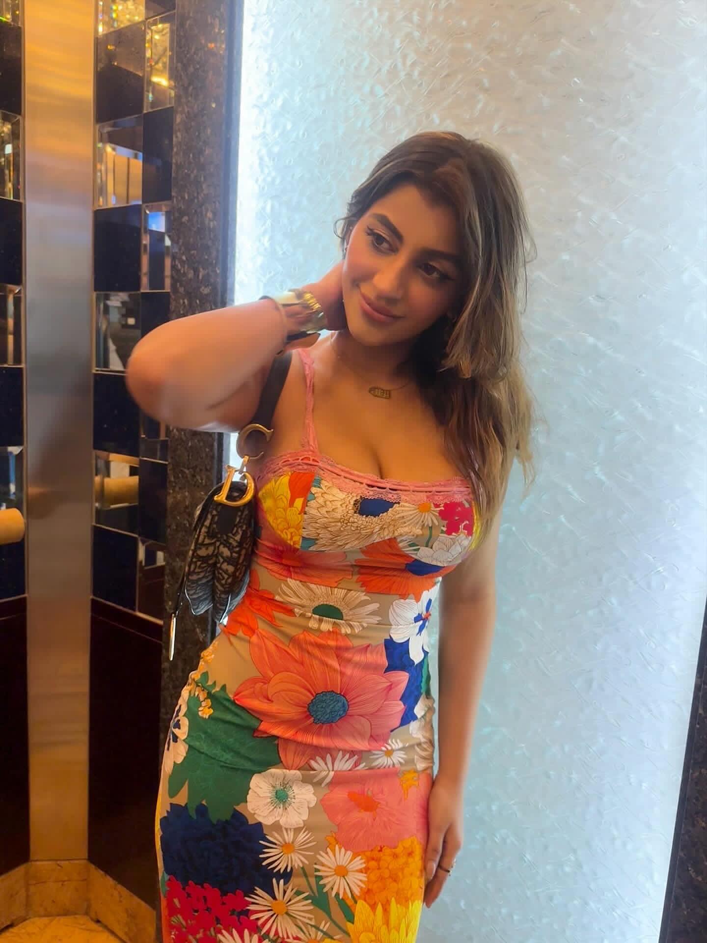 G3TYE3zW8AAOCVC?format=jpg&name=large