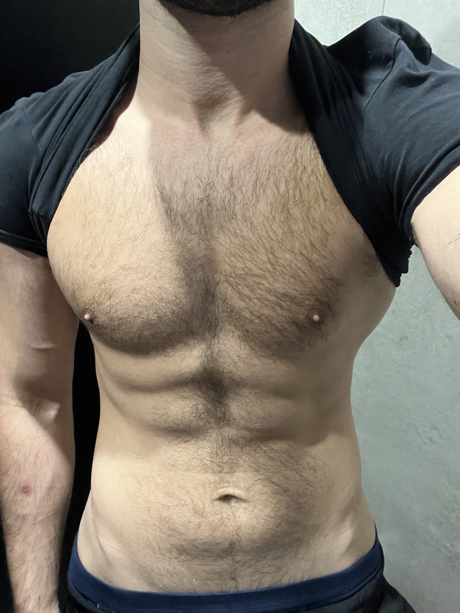 После трени так сиськи набухли, вот бы всегда так