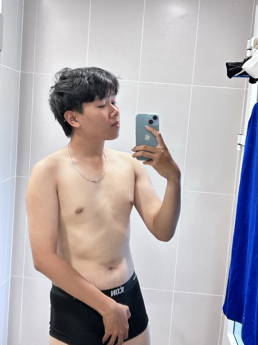 RaHuy251007's tweet photo. Xin tip giảm cân đi mn 🥹🥹🥹 béo quá ùi https://t.co/V2oHAsmPf7