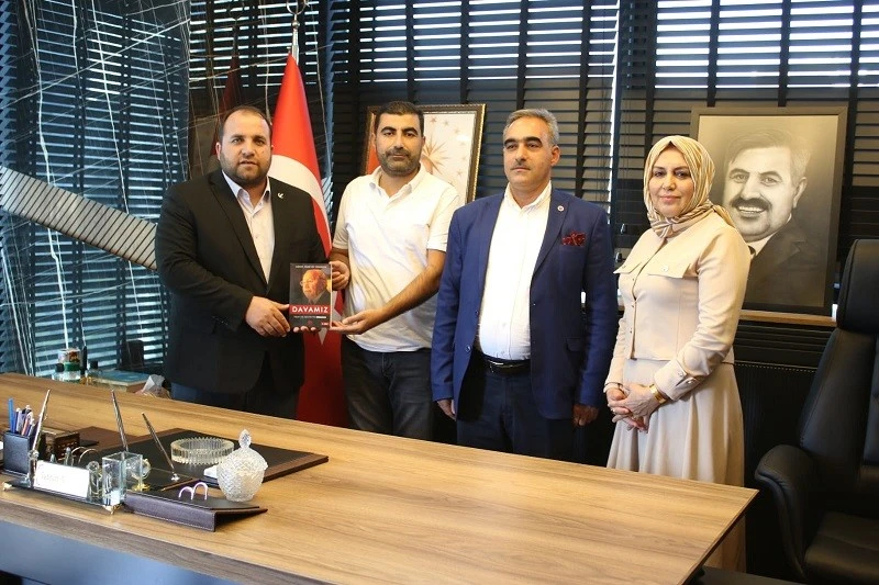 🔴Yeniden Refah Partisi'nden Gazeteci Ömer Arslan’a Taziye Ziyareti 

diyarbakirolay.com.tr/haber/yeniden-… 

#Diyarbakır #NKolayKredi #CumhurbaşkanıErdoğan #gramaltın #HalkAçHükümetNerde #Diyarbakır #SonDakika