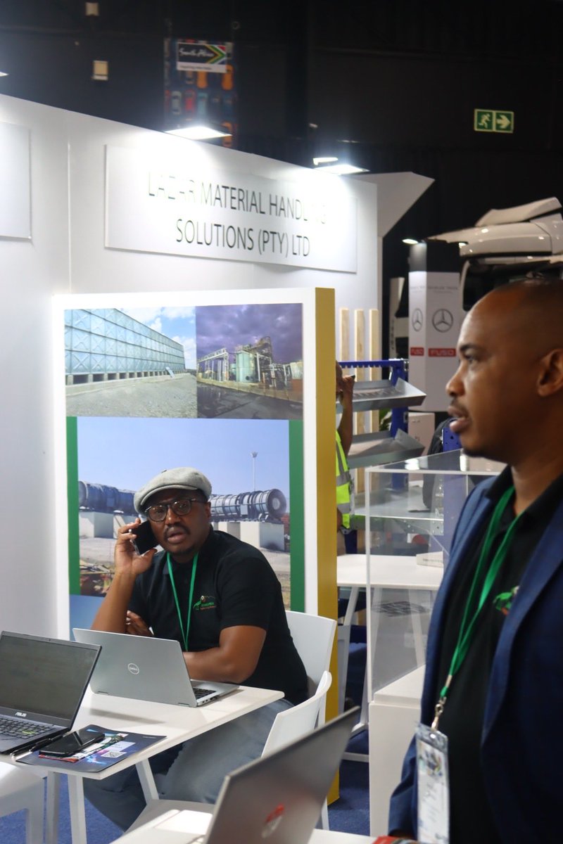 BeakeAfrika's tweet photo. More highlights from the South Africa Export Symposium and Expo 2025

A glimpse of the Deputy Minister making a turn at our stand and our team ‘meaning business’.

#BeakeAfrika #engineering #mining#SAExportSymposium2025 #DTI #BrandSouthAfrica https://t.co/AZsn5xqkNX