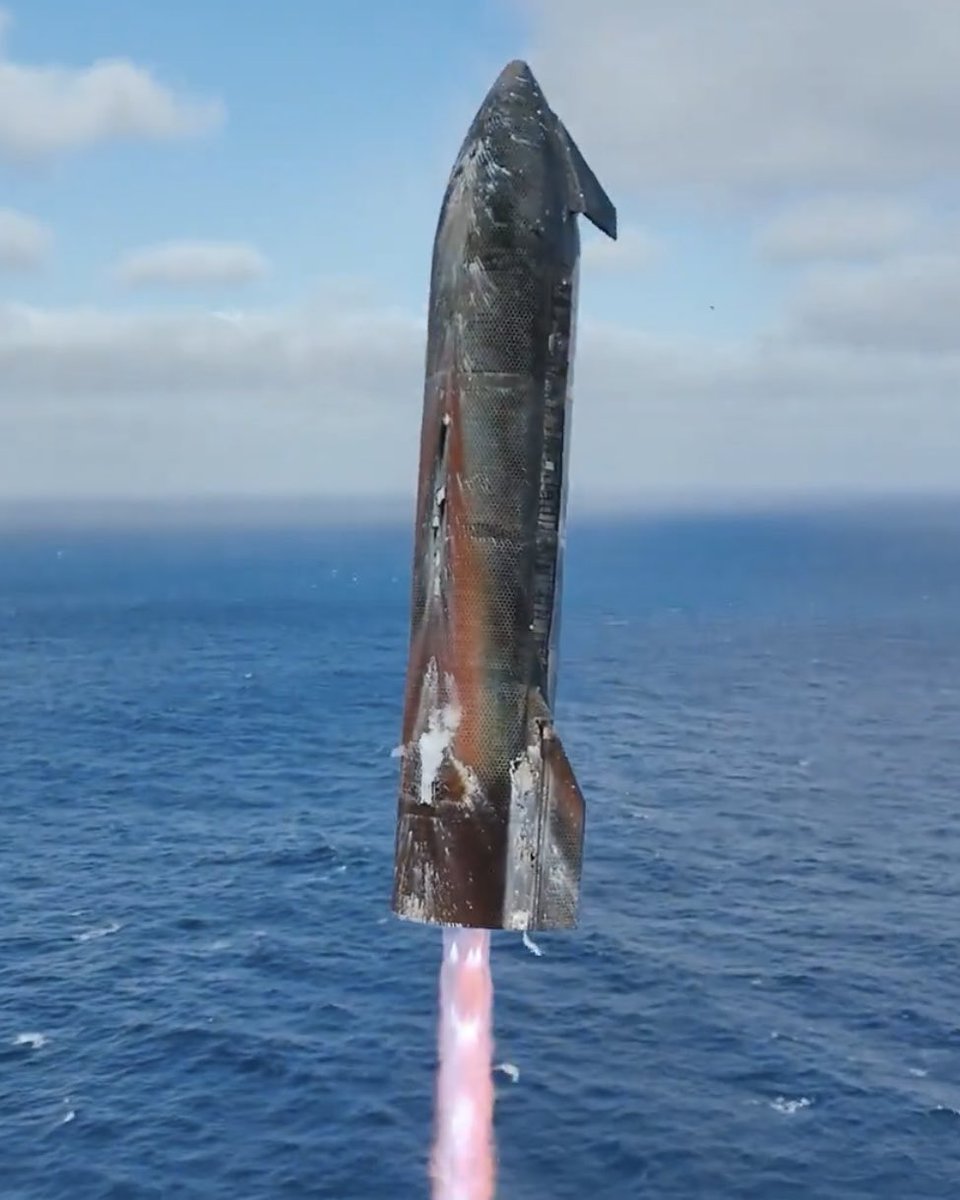 PointOrView's tweet photo. REVEALED: Unreal ultra-close up shot of Starship splashdown. You can feel the power in that re-entry! Every frame screams history in the making. Unreal visuals. ���🌊 WATCH: https://t.co/eS9FYQ6MCw #SpaceX #Starship #Ship38 #splashdown #IFT11 https://t.co/3N5GhrOyqd