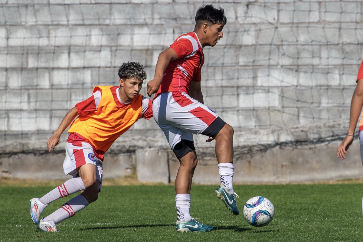 🇨🇦 FOLLOW THE DREAM 🇦🇷

Junior Méndez vino desde Canadá para vivir la Experiencia de entrenar en #Elsemillerodelmundo y actualmente continúa preparándose para un posible fichaje el próximo año.

Los mejores deseos para vos Junior🌎🐞

#AAAJ